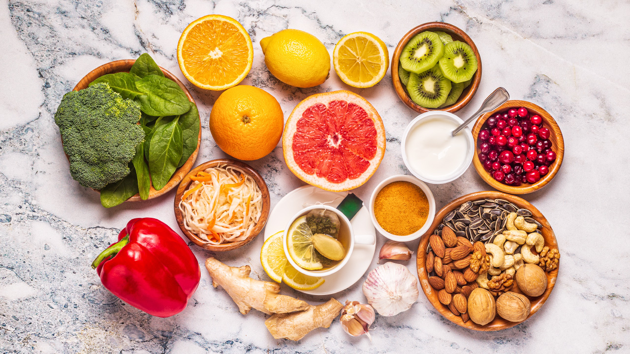 Superfoods: what they are, their benefits and how to include them in your routine