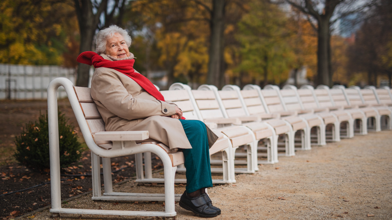 How to combat loneliness: practical strategies and support in Portugal